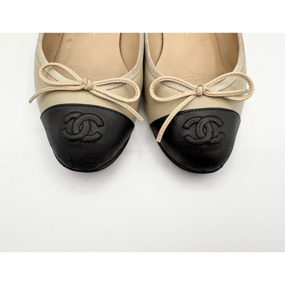 Chanel Ballet Flats Nude & Black Lambskin w/ CC Cap Toe Bow Detail Sz EU 34.5 - Picture 5 of 16